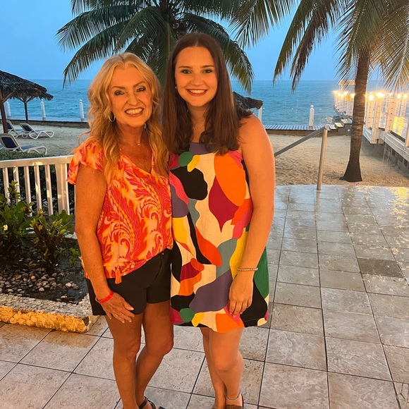 Meet your Posher, Kristie - Picture 3 of 6